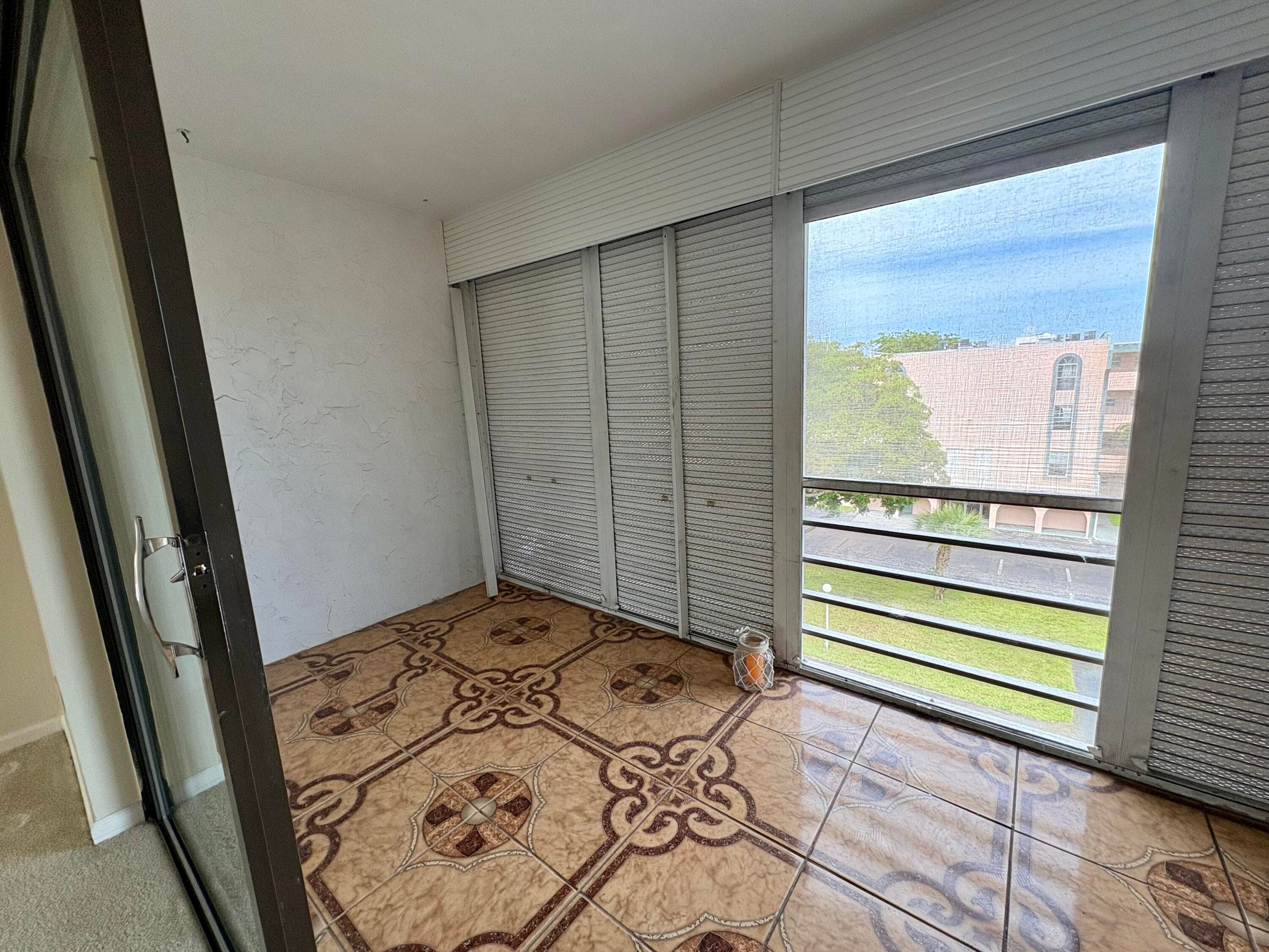 4140 NW 44th Avenue 411, Lauderdale Lakes, FL 33319 — photo 9 of 31