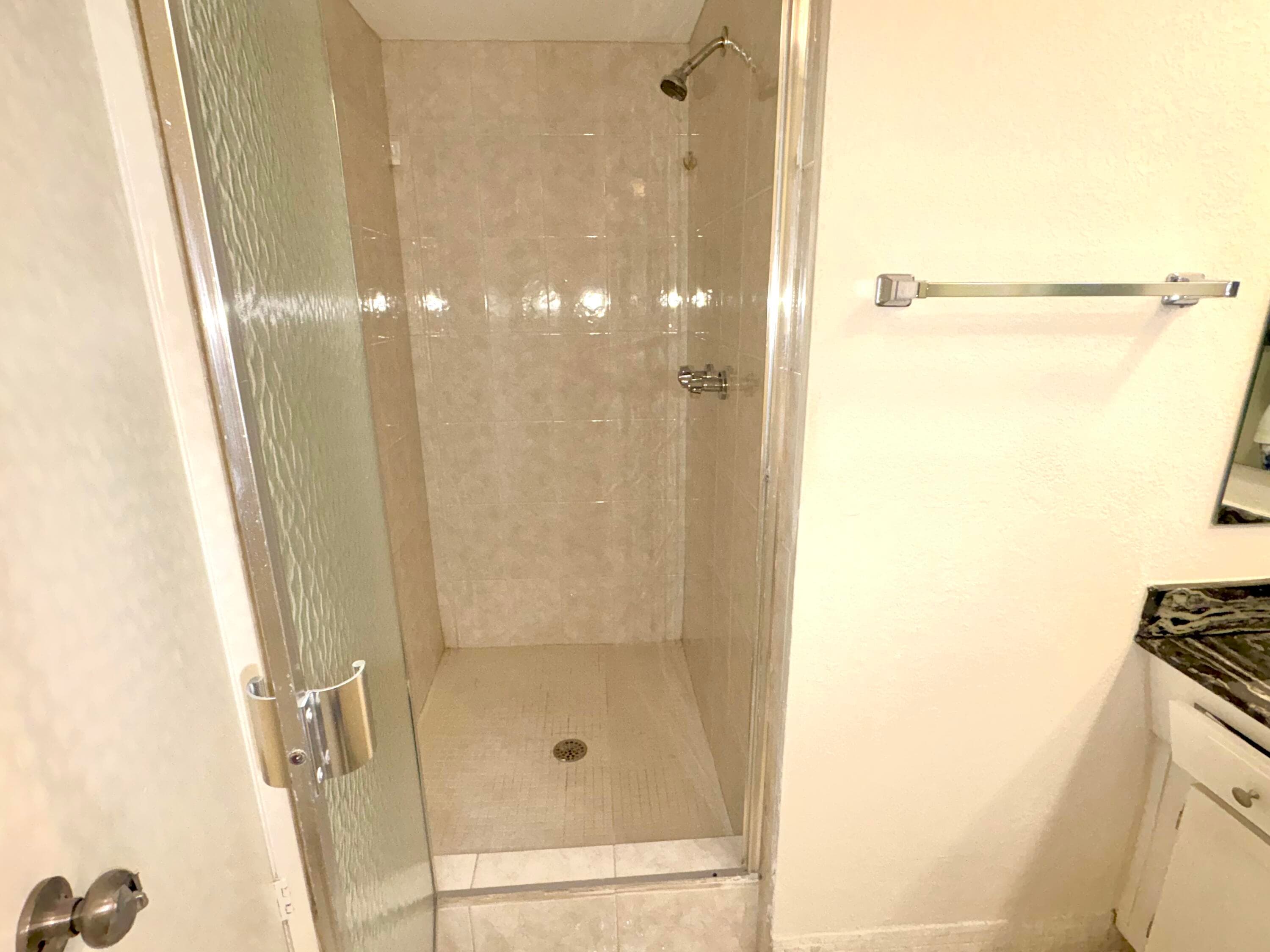 4140 NW 44th Avenue 411, Lauderdale Lakes, FL 33319 — photo 23 of 31
