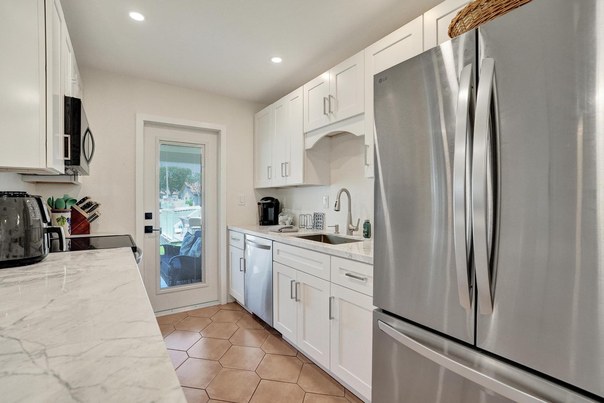 2866 NE 30th Street 4, Fort Lauderdale, FL 33306 — photo 12 of 52