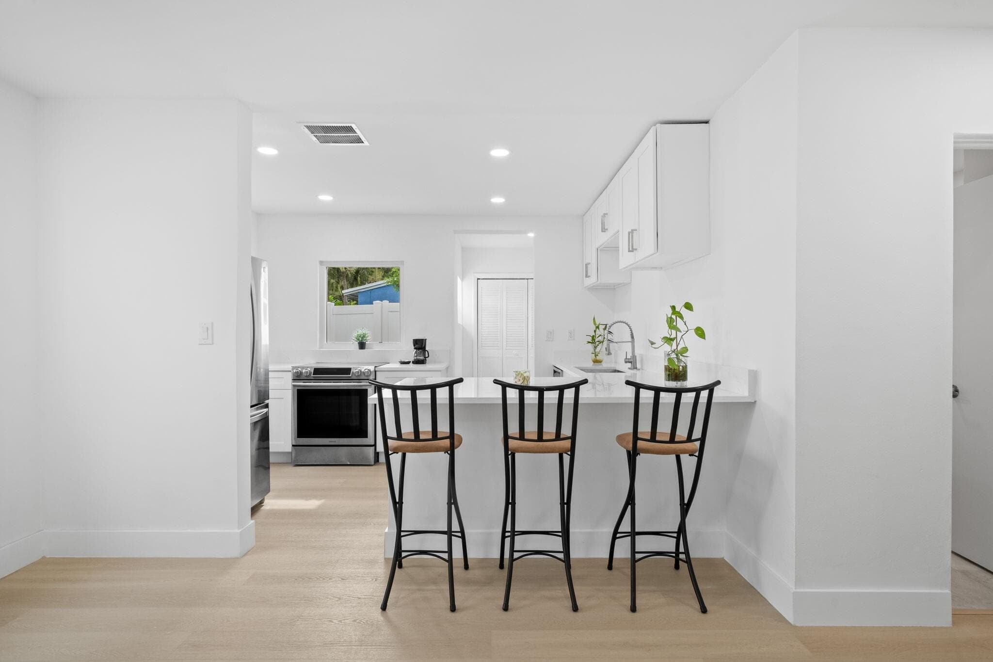 631 NE 56th Court, Fort Lauderdale, FL 33334 — photo 11 of 31