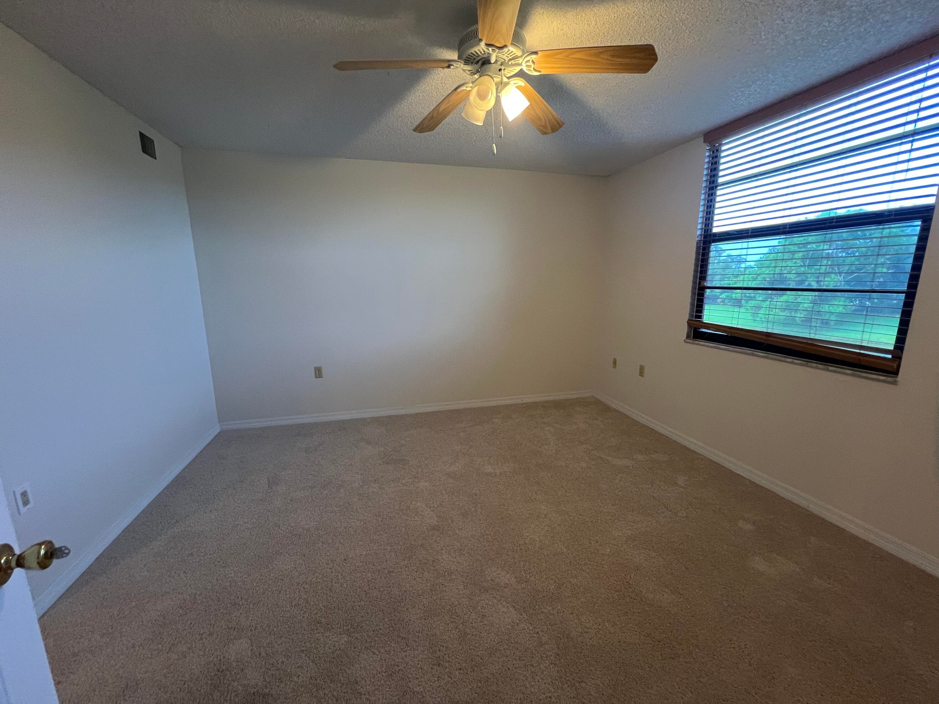 3540 Whitehall Drive 203, West Palm Beach, FL 33401 — photo 4 of 23