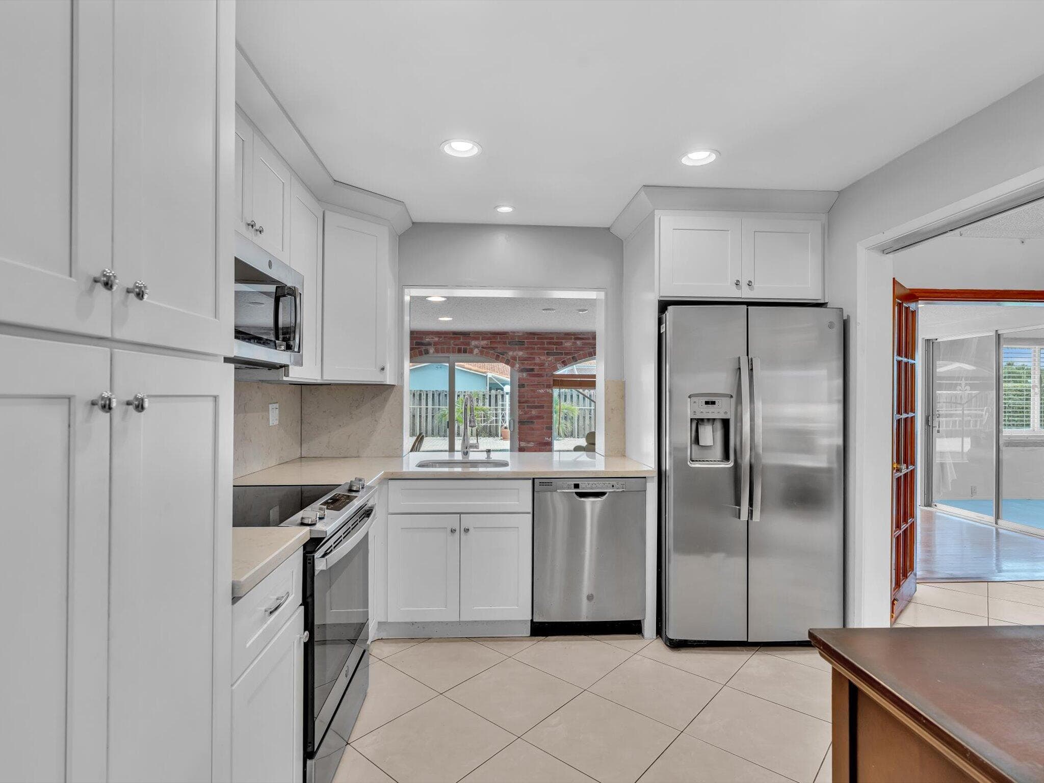641 SE 11th Street, Pompano Beach, FL 33060 — photo 16 of 56