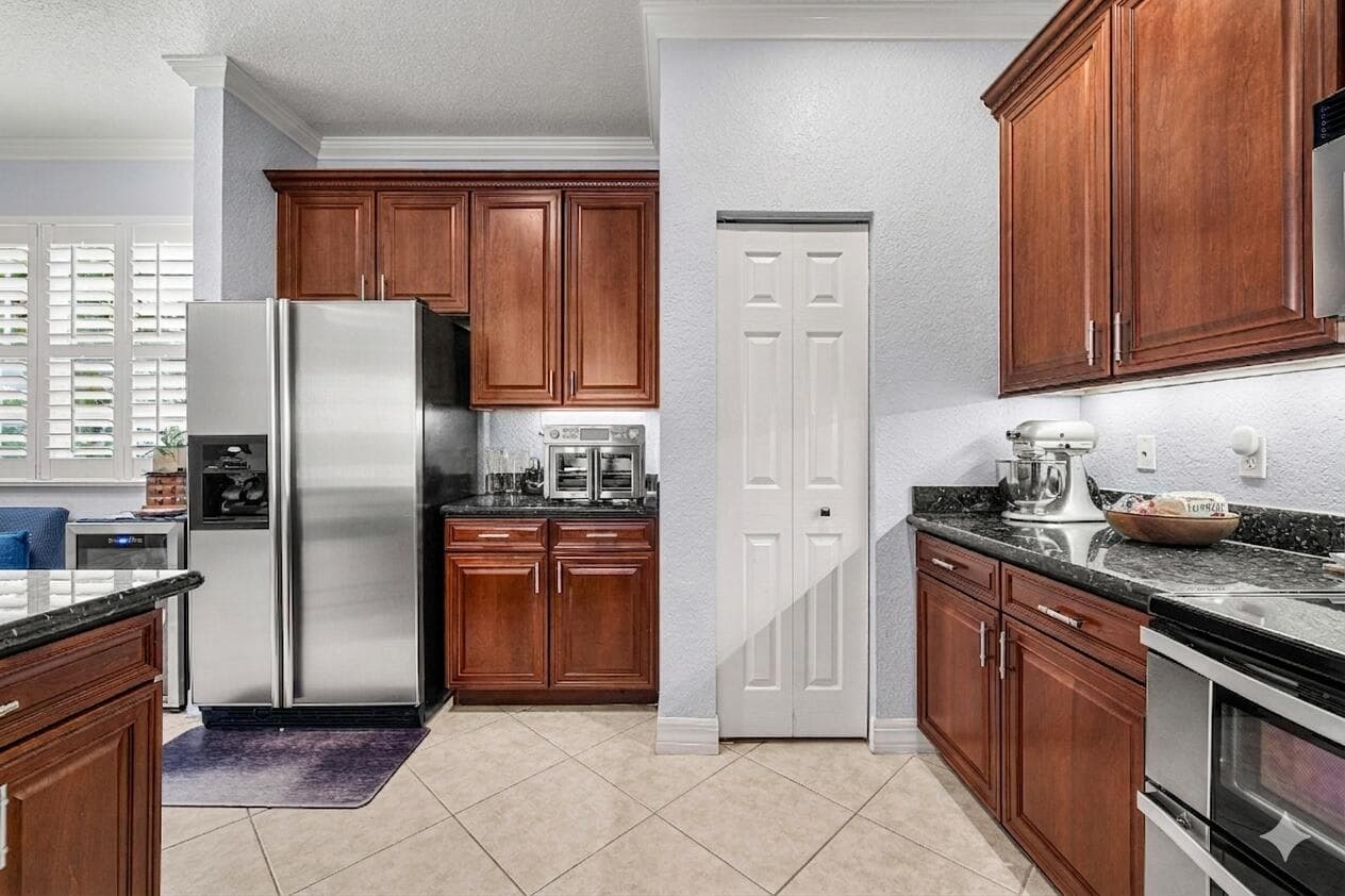 290 NE 5th Avenue 9, Delray Beach, FL 33483 — photo 19 of 38
