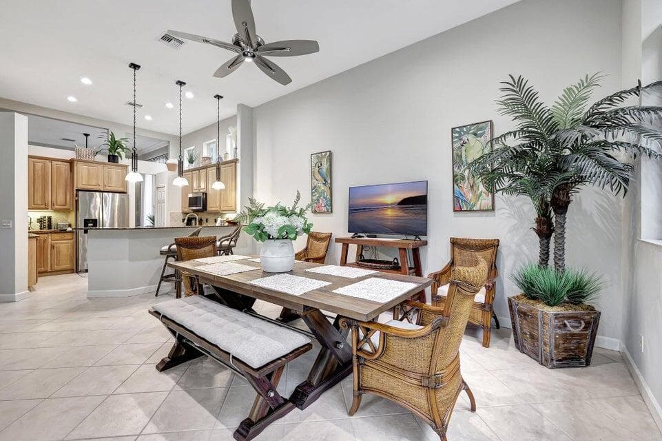 7602 Greenbrier Circle, Port St. Lucie, FL 34986 — photo 4 of 31